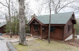 We're waiting for you at the wilderness retreat cabin! Genuine Log Cabin Fireplace Fully Equipped Kitchen Branson Theater District
