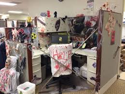 Have employees dress in the colors of a (hockey, basketball, football, baseball) team in your town at a pivotal point in the season. Fun And Spooky Halloween Office Decor Ideas