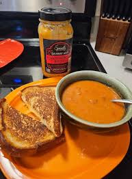 My daughter loves rocking the mini as her snack bag 😆