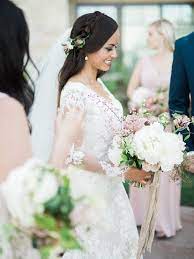 An Organic Minimalist Wedding With Italian Inspiration In 2021 Brunette Bride Wedding Hair Brunette Italian Hair