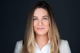 Elizabeth Bernfeld's Instagram, Twitter & Facebook