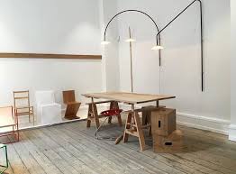 Initialement conçue par les designers fien muller et hannes van severen pour leur maison près de gand, en belgique, la série comporte à présent 8 modèles de formes différentes et disponibles en plusieurs couleurs. Hanging Lamps No1 2 3 By Muller Van Severen At Studioxviaduct Valerie Objects Mullervanseveren Hanginglamp Studioxviaduc Hanging Lamp Lamp Furniture Design