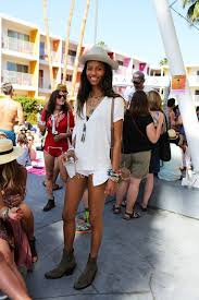 30 Pool Party Outfits From Coachella S Best Bash Pool Party Attire Pool Party Outfits Party Outfit