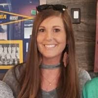 Lara Dyer's Instagram, Twitter & Facebook