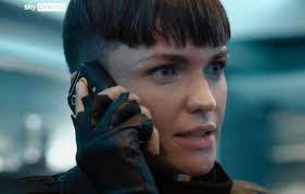 Sophie hart from london to paris to propose. Movie Review Sas Red Notice As Bad As Action Films Get Movie Nation