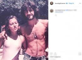 Tamer karadağlı, çocukluktan beri ilgi duyduğu masonluğa, bir dostu aracılığıyla başvurur. 34 Yil Once Tamer Karadagli