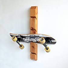 Schardt eco plus étagère murale couleurs bois blanc roseoubleu de etageres murales bois photo. Wooden Skateboard Rack Wall Mounted Display Salle Pour Planche A Roulettes Planche A Roulette Skateboard