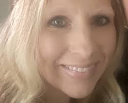 Carrie Sackett's Instagram, Twitter & Facebook