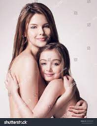 Beautiful Naked Mother Small Daughter 8 Stock Photo 345565220 | Shutterstock