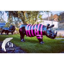 Décorez votre intérieur avec un large choix de bustes et statues sur maisons du monde : Rhinoceros 110cm Collection Mariniere Chartconcept Statues Statue Animaux Animauxenresine Statuesresine Anim Animaux En Resine Statues Animaux