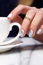 Black And White Marble Nails Short How To Do White Marble Nails Le Fashion Minimalist Nails Minimalist Nail Art Marble Nail Art