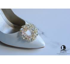 Todo tipo de accesorios a tu disposición en parfois. Broches De Calzado Para Tus Basicos Broches De Cristal Para Zapatos De Tacon Y Planos Novia Invitada Perfecta