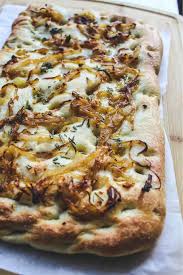 Rosemary And Caramelized Onion Focaccia Vegan Vegan Italian Bread Focaccia Vegetarian Vegetarianrecipes Focaccia Recipe Easy Meals Vegan Italian
