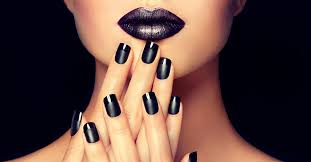 Some shatter nail polishes starts to crackle the second they touch your nails, but others may take a little longer to see the results. 10 Best Black Nail Polishes 2020 Update With Reviews