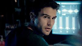 this gif pack was the first part of a commission. if you would like to  commission me for a gif pack, don't hesitate to message me!