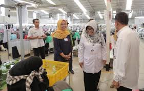 Laki2 max.30 th, mempunyai motor sendiri & sim c. H 7 Thr Harus Cair Kalau Tidak Cair Silahkan Lapor Ke Pemkab Tegal Portal Beritane Wong Tegal Lan Sekitare
