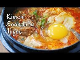 Go Bold Or Go Home With This Korean Tofu Stew With Silken Tofu Sliced Meat And Kimchi It Only Takes 30 Min Soondubu Jjigae Comfort Soup Recipes Asian Cooking