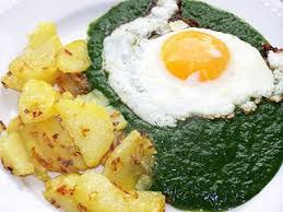 Spinat Spiegelei Kartoffeln Leberkase Knacker Rezepte Spinat Lebensmittel Essen