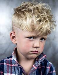 Cheveux courts garcon cheveux longs garçon coupes de cheveux pour bambin coupe de cheveux enfant coupe garcons enfants blonds coupe petit garcon garçon blond coupe cheveux bebe. Coupe Petit Garcon 2021 Quelles Sont Les Tendances