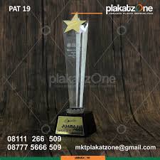 Tema rapat kerja dan evaluasi unit kegiatan (ukm) universitas trisakti 2019 adalah bersama kita berprestasi yang akan diselenggarakan selama 3 (tiga). Trophy Kristal Bca Mewah Unik Dan Elegan Plakatzone