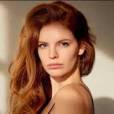 Michelle Cárabes (@michcm17)