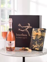 The exciting combos of flower and chocolate gifts are available for many social flowers symbolize love & beauty while chocolates symbolize sweetness & care. Sparkling Rose And Chocolates Gift Set 25 35 Bouquets