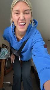 Sarah Boomer's Instagram, Twitter & Facebook