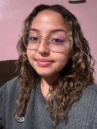 Such a beautiful girl. I think I need to bust Russia 🌹🌹🌹