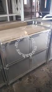 Pintu material formika aluminium handle. Dapur Aluminium Dengan Marble Cantik Kabinet Dapur Aluminium Dengan Marble Aluminium Base Kabinet Bawah L Shape Termasuk Tempat Letak Tong Gas Tahan Kabinet Dapur Aluminium Sepenuhnya Dengan Kabinet Dapur Aluminium Dengan Pintu Aluminium