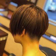 barber beauty salon yacquwa さんはinstagramを利用しています 進撃の巨人からリヴァイ兵長風ヘアーのオーダー 女性がやってもやり過ぎ感のないスタイルに落とし込みました ツーブロック女子 ひそかに増えてます 北海道釧路 ツーブロック 女子