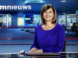We hebben dergelijke gegevens gevonden van huis van mol, belgië als: Birgit Van Mol Begaat Ferme Blunder Tijdens Vtm Nieuws Showbizz 24