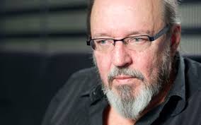 Nainen putosi vaatekeräyslaatikkoon