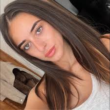 Hiya , is there anywhere around Bradford/Leeds area that offer Lash lift  courses Gel nail courses x