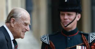 Il duca di edimburgo filippo , consorte della regina d'inghilterra, è morto oggi, 9 aprile, all'età di 99 anni. E Morto Il Principe Filippo Di Edimburgo Marito Della Regina Elisabetta Il Fatto Quotidiano