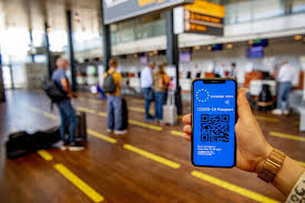 À partir du 9 juin , il faudra présenter un pass sanitaire pour participer à un événement culturel ou sportif dans des lieux pouvant accueillir jusqu'à 5 000 personnes. Pass Sanitaire Et Covid Comment L Obtenir Pour Voyager En Europe