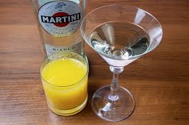 Con Quale Succo Si Combina Il Martini Bianco Come Bere Correttamente Il Martini Consigli Utili