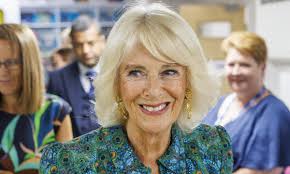 Reine Camilla : qui est Sophie Densham, celle qui murmure à son oreille