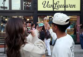 Landry de Toulouse MYM porn - Behind the scenes intimacy