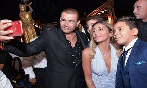 ويبقى السؤال متى سيعلن عمرو دياب ودينا الشربيني طبيعة علاقتهما للجمهور بشكل. ØµÙˆØ± Ø³ÙŠÙ„ÙÙ‰ Ø¹Ù…Ø±Ùˆ Ø¯ÙŠØ§Ø¨ ÙˆØ¯ÙŠÙ†Ø§ Ø§Ù„Ø´Ø±Ø¨ÙŠÙ†Ù‰ ÙÙ‰ Ø­ÙÙ„ Ø²ÙØ§Ù Ù…Ø¨ØªØ¯Ø§