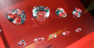 Le cullinan est le plus gros diamant brut jamais découverta 1, avec une masse de 3 106 carats, soit 621,2 le roi pensait garder le diamant brut, mais joseph asscher, à qui le diamant a été confié. Cullinan Diamant Wikipedia