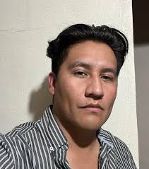 Somos este ojito hinchado y yo a la construcción de un 2025 👷🏾🌳⚒️ A tu  lado 👁️