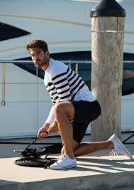 Black And White Striped Shorts Mens Men S White And Black Horizontal Striped Crew Neck Sweater Black Shorts White Mensfashionshorts Mens Outfits Mens Fashion Casual Summer Mens Fashion Casual