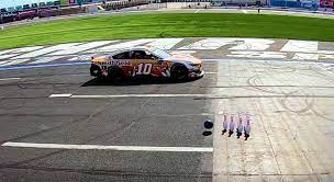 The land speed world record is held by the thrustssc, it achieved a top. Aric Almirola Helps Break World Record For Fastest Strike Nascar Com
