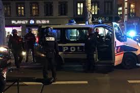Dans la tête d'un flic. Gilets Jaunes Les Photos D Un Policier Avec Un Masque De Tete De Mort Font Polemique A Toulouse Actu Toulouse