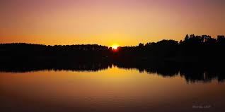 Was ist der kalendarische und was der meteorologische sommeranfang? Der Fruhling Verabschiedet Sich Mit Tollem Sonnenuntergang