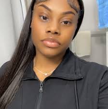 Who is available to do a 3D ponytail in Chicago?