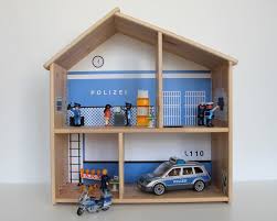 klebefolie polizeiwache fur ikea flisat puppenhaus puppenhaus polizeidienststelle ikea kids