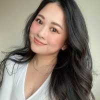 Vivian Canada's Instagram, Twitter & Facebook