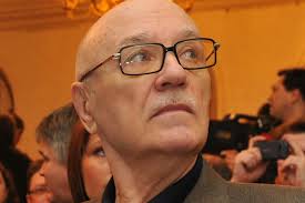 Леонид куравлев сыграл сотни ролей в советском кино, в том числе в таких популярных комедиях, как опубликован в газете московский комсомолец №28592 от 2 августа 2021. Mneogj J8mjqgm