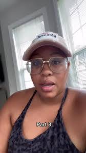 Elyse Winter's Instagram, Twitter & Facebook